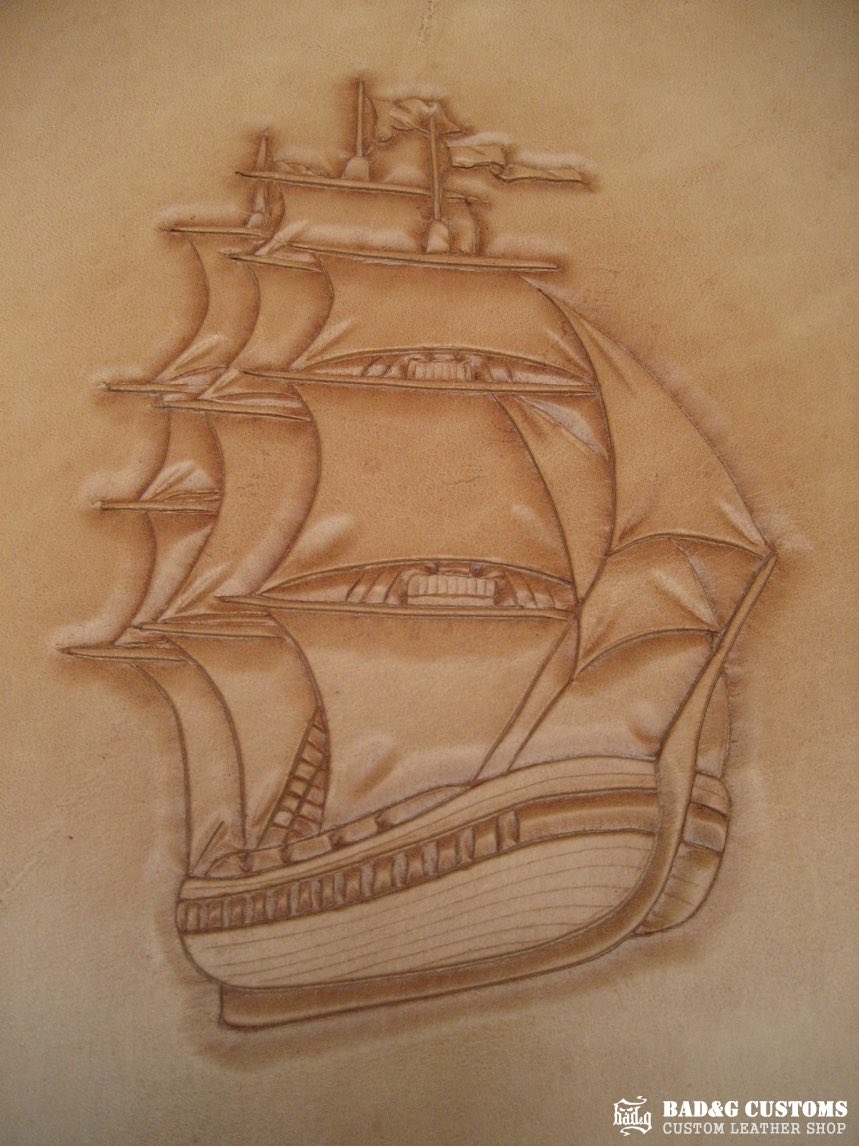 Suzuki Boulevard Veg Tan Tooled Seat and Saddlebags Set